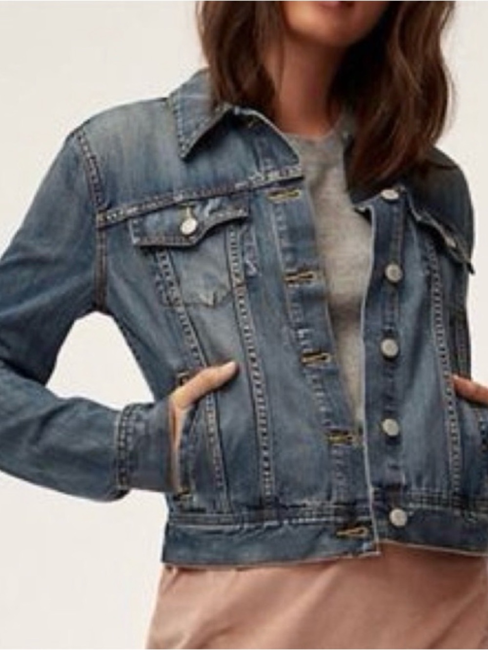 Aritzia Talula Cropped Jean /
Denim Jacket - Vintage wash - size small